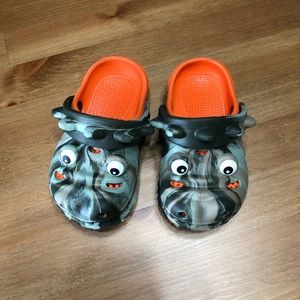 Capelli crocs size 7 in toddlers